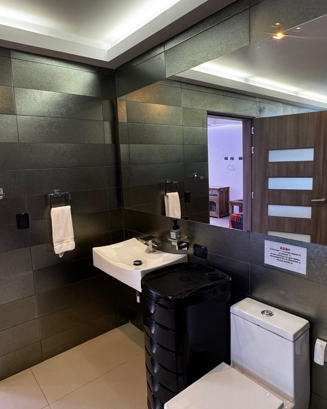 WhatsApp Image 2025-11-06 at 10.25.57 AM (2)