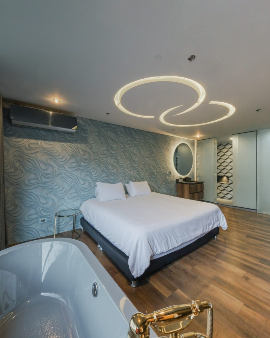 WhatsApp Image 2025-11-06 at 10.27.50 AM (1)