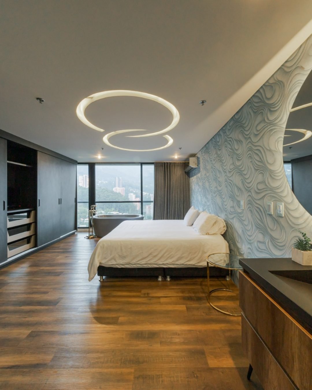 WhatsApp Image 2025-11-06 at 10.27.50 AM (2)