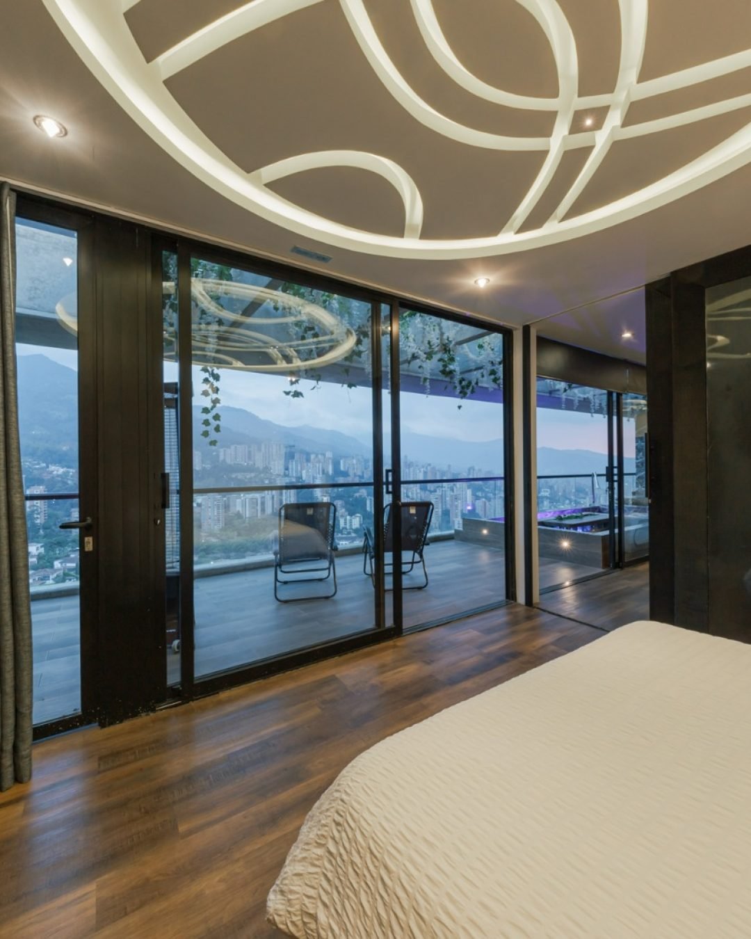 WhatsApp Image 2025-11-06 at 10.27.51 AM (1)